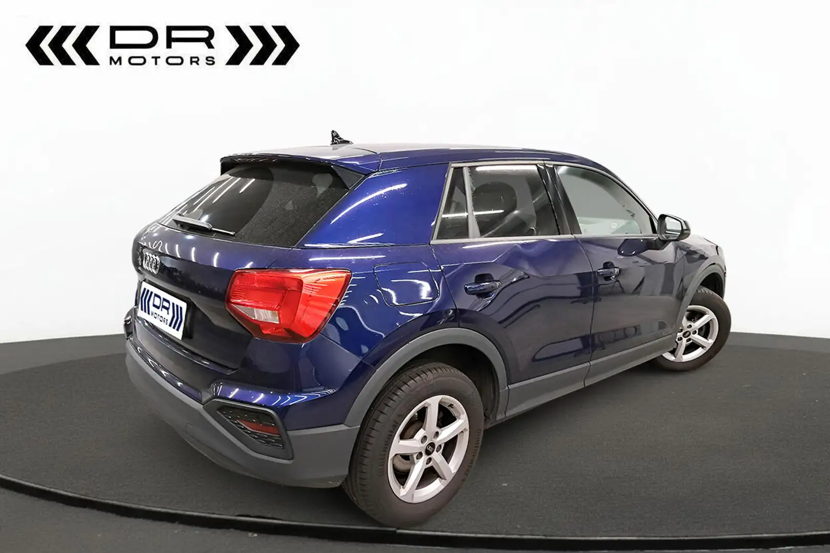 Audi Q2 35 TFSI S TRONIC BUSINESS EDITION - LEDER - NAV... Blauw - 2