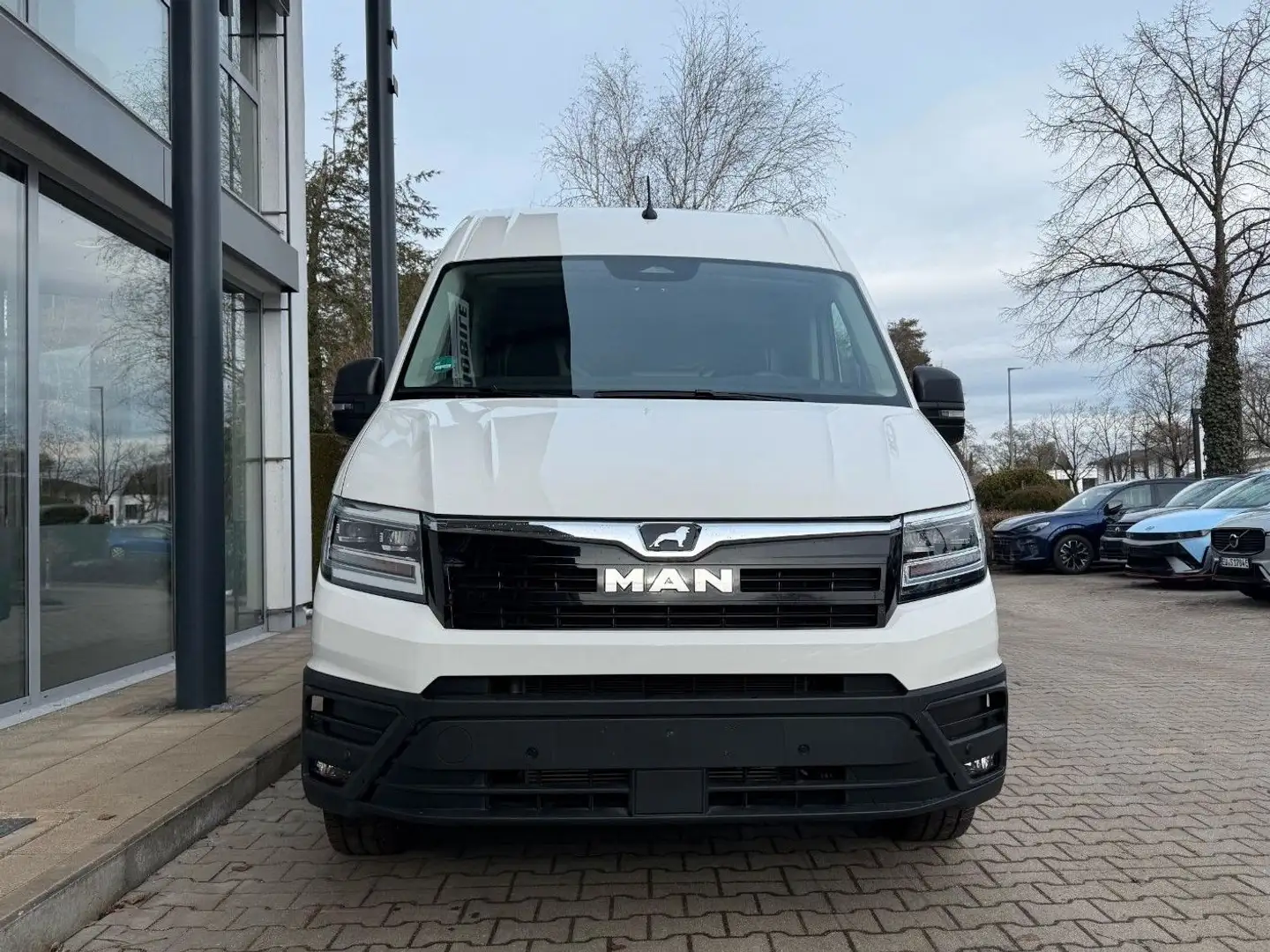 MAN TGE 4X2F/ LENKRADHZG./ ABSTANDTEMPO/ AHK Weiß - 2