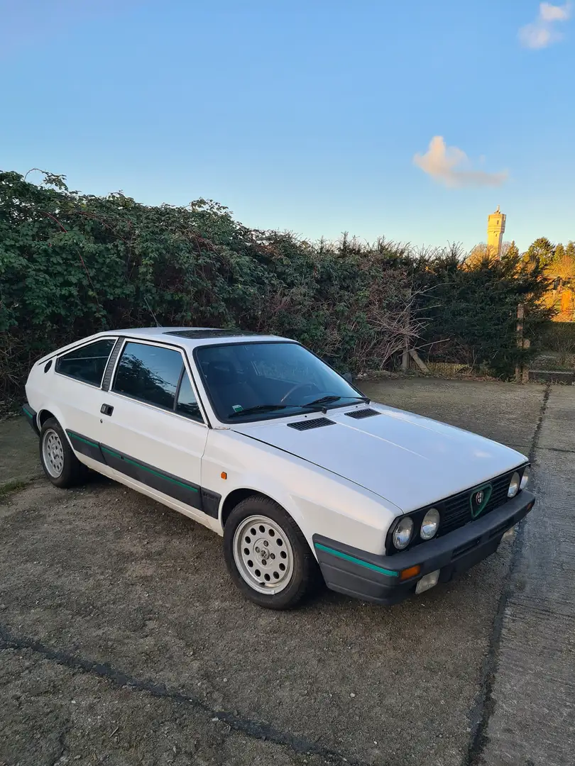 Alfa Romeo Alfasud Sprint Coupe 1.5 QV, Oldtimer, Boxermotor, 105 PS Weiß - 1