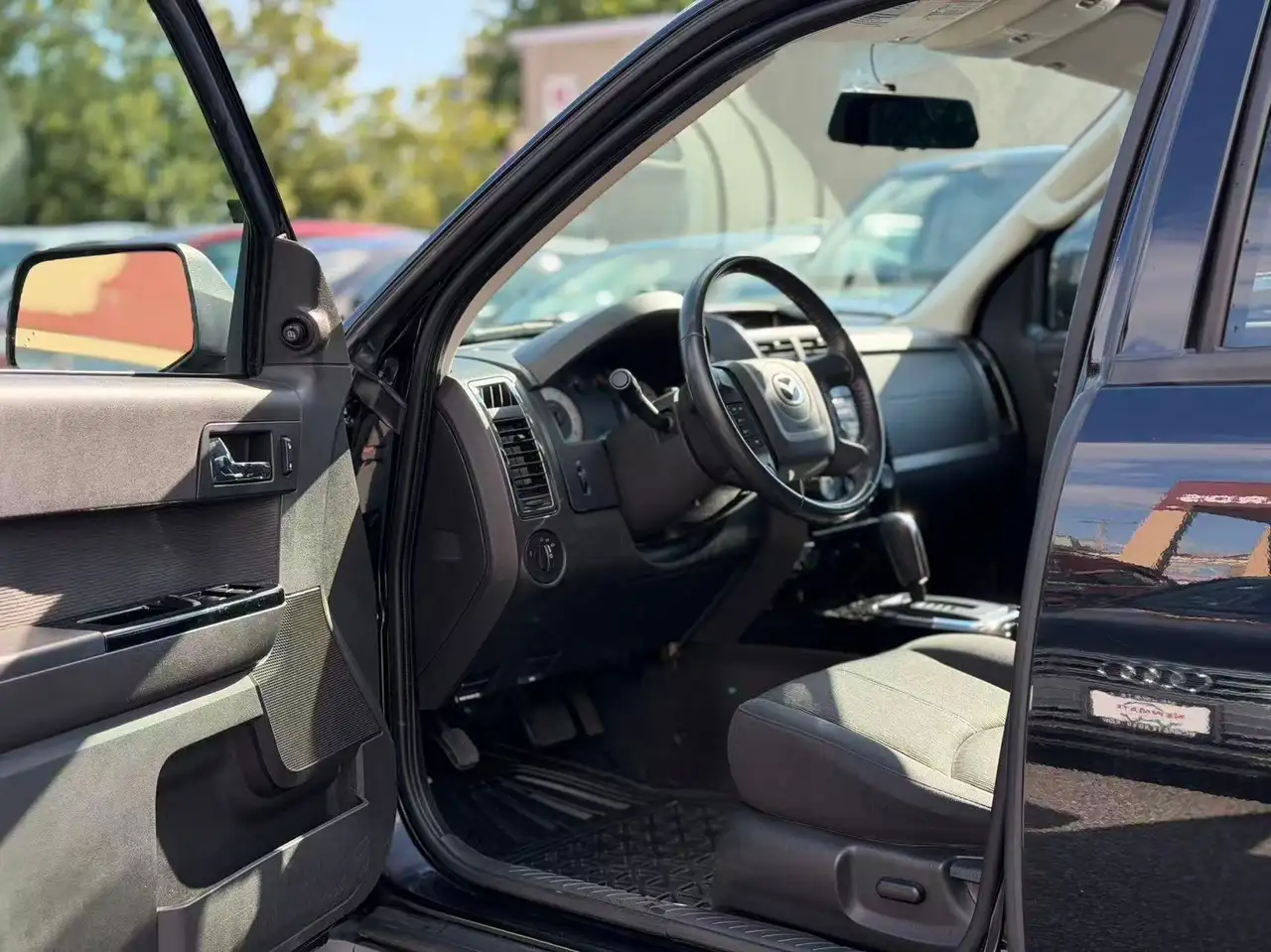 Mazda Tribute снимка Mazda Tribute