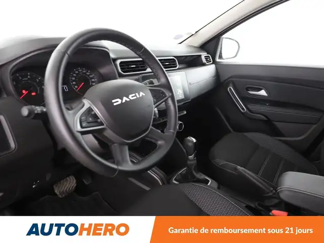 Dacia Duster view 11