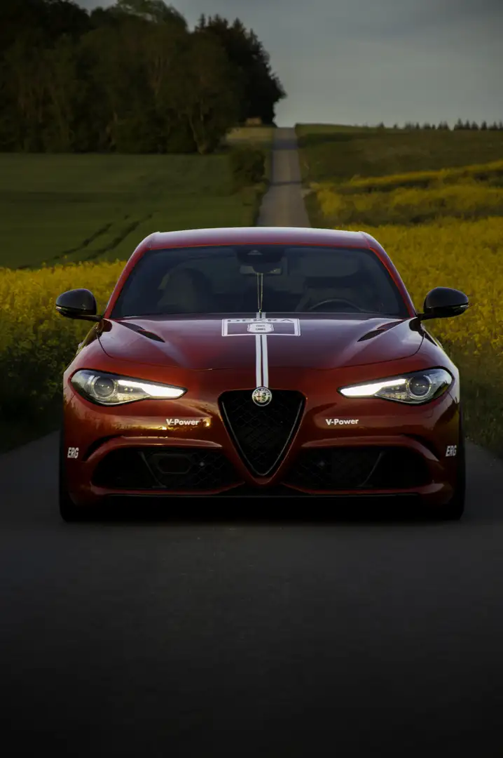 Alfa Romeo Giulia 2.9 V6 Bi-Turbo AT8 Quadrifoglio - 1