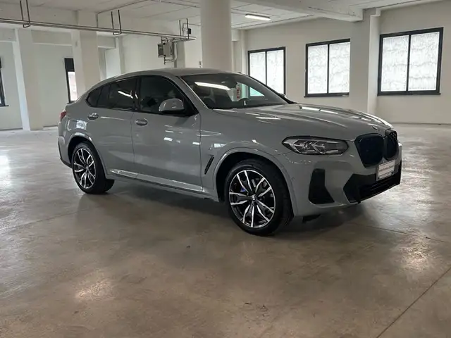 BMW X4 view 8