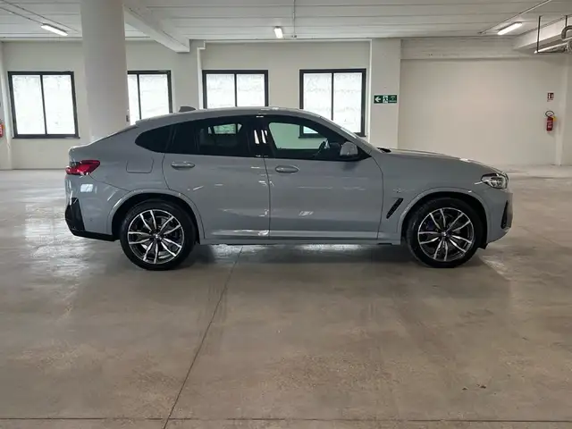BMW X4 view 7