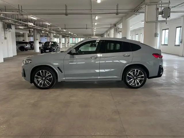 BMW X4 view 2