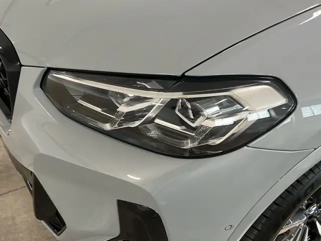BMW X4 view 9