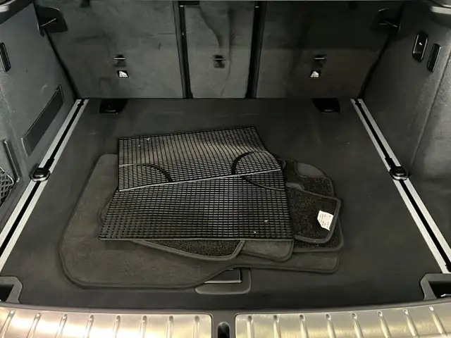 BMW X4 view 14