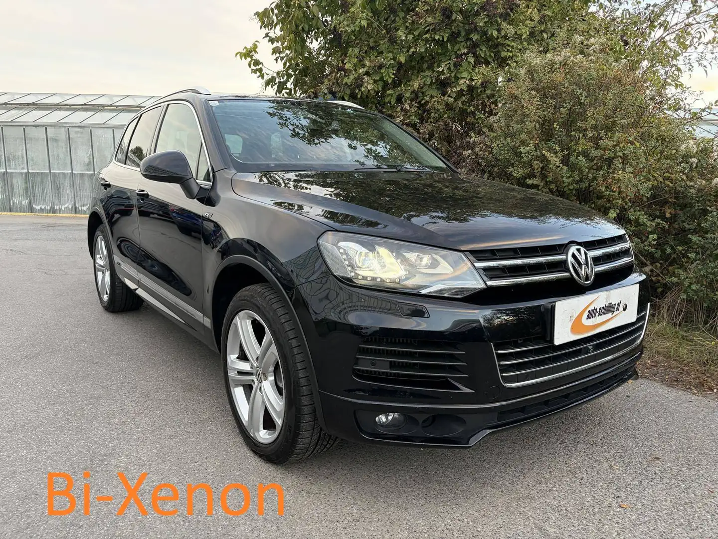 Volkswagen Touareg V6 TDI 4motion 1.BESITZ *SERVICEBUCH* AHK ACC Pano *Extras* Schwarz - 1