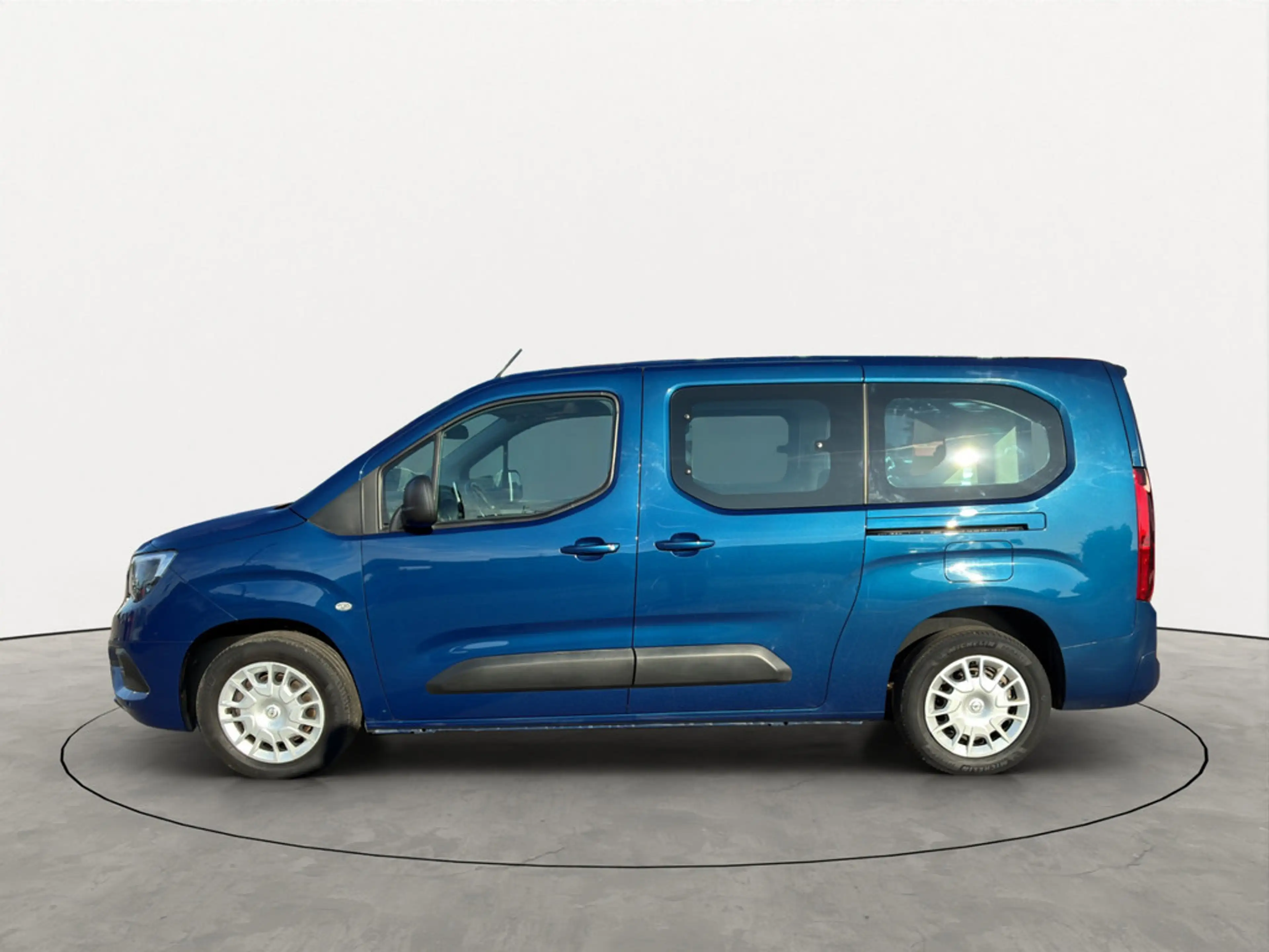 Opel Combo Life E 1.2 Edition | NAVI | AHK | SHZ — photo 3