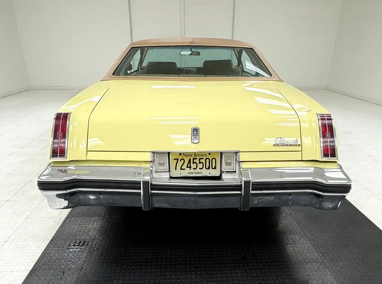 Oldsmobile Cutlass Salon Hardtop, foto 4