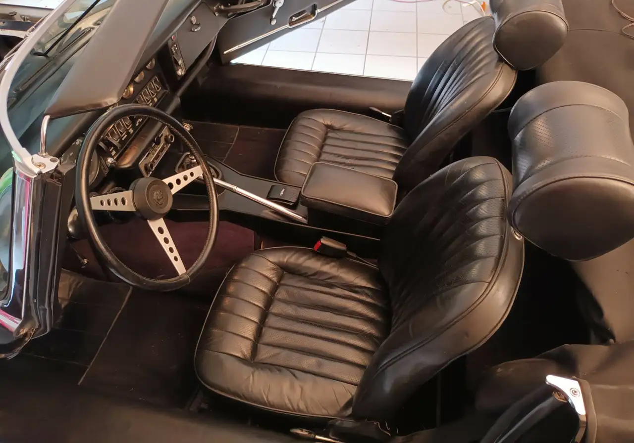 Jaguar E-Type V12 Roadster, foto 4