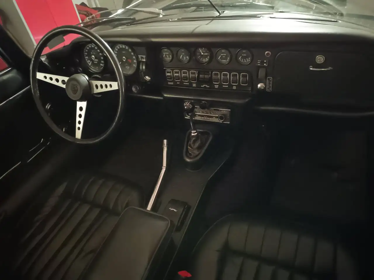 Jaguar E-Type V12 Roadster, foto 6