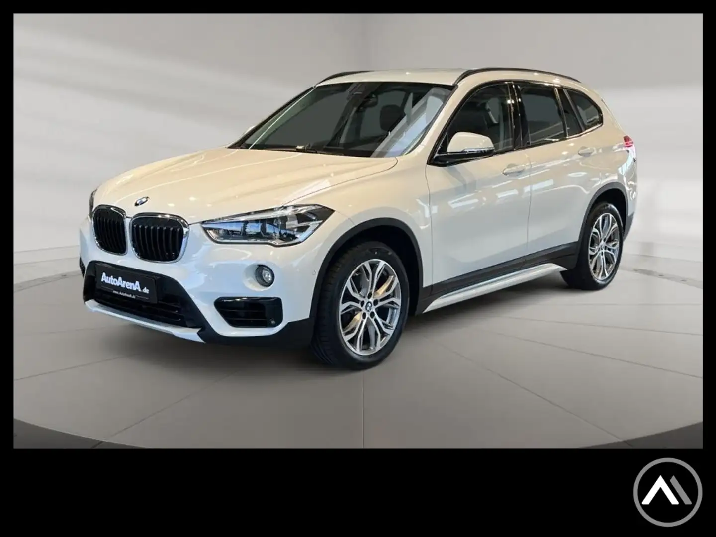 BMW X1 sDrive 18 i Sport Line +AHK+SpurH+el.Heck+LM Білий - 1