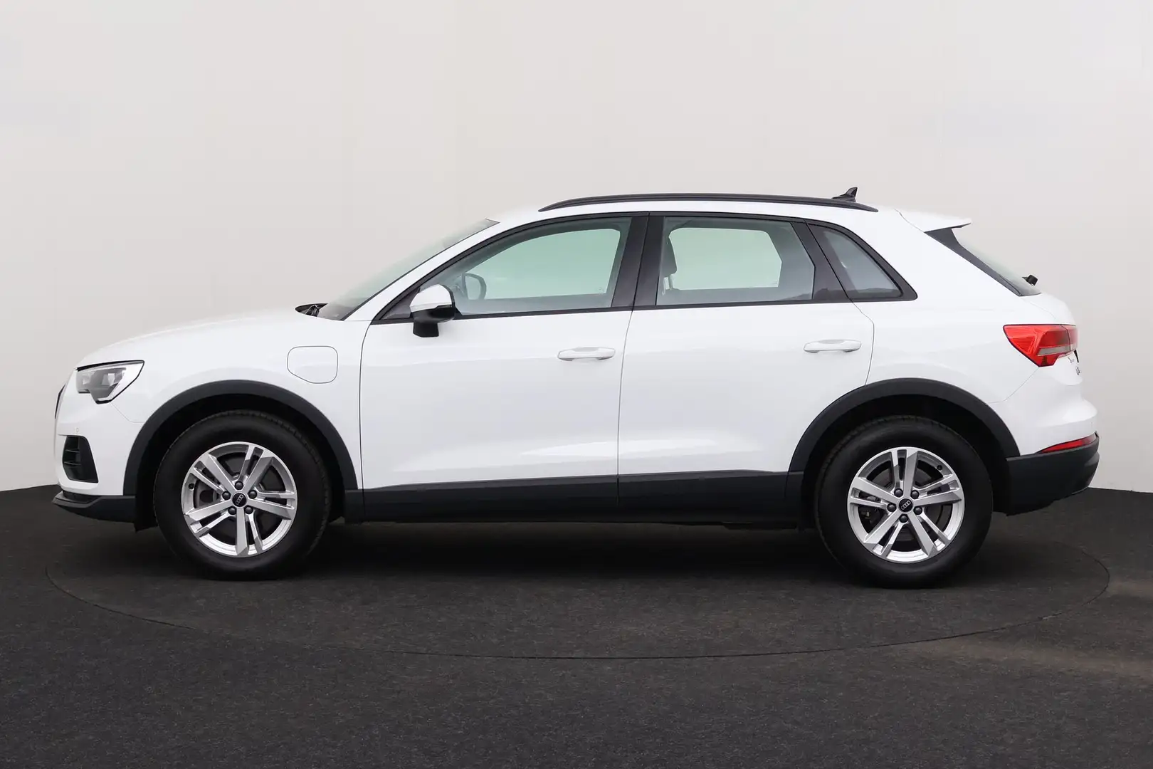 Audi Q3 45 1.4 TFSI e PHEV + GPS + PDC + ALU Blanc - 2