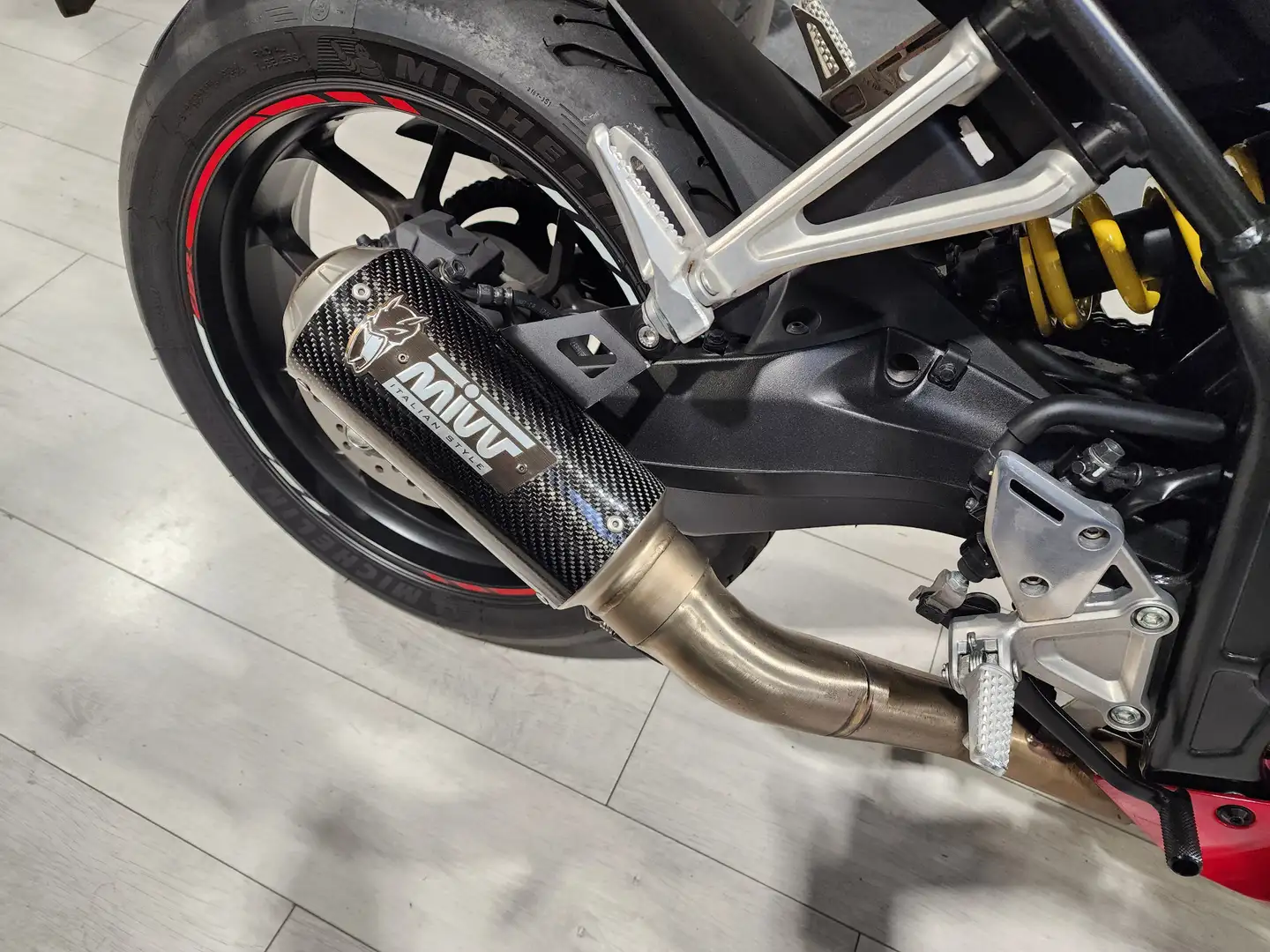 Honda CBR 650 Rouge - 2