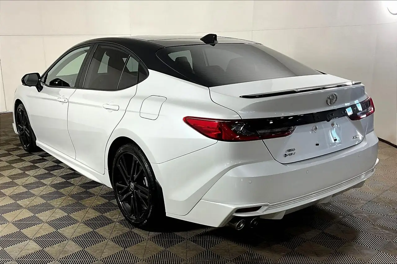 Toyota Camry снимка Toyota Camry