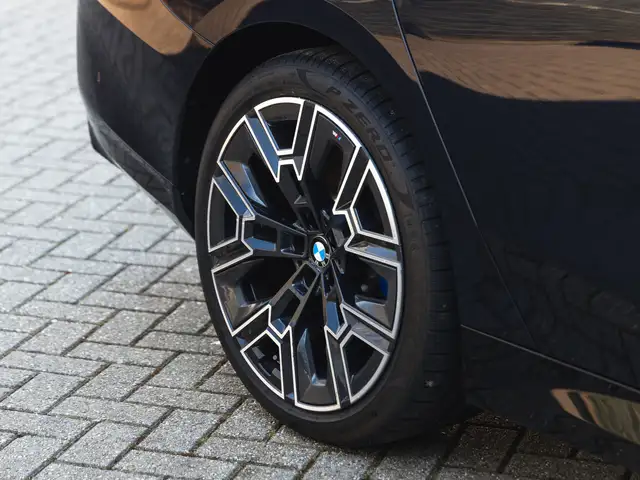 BMW M view 11