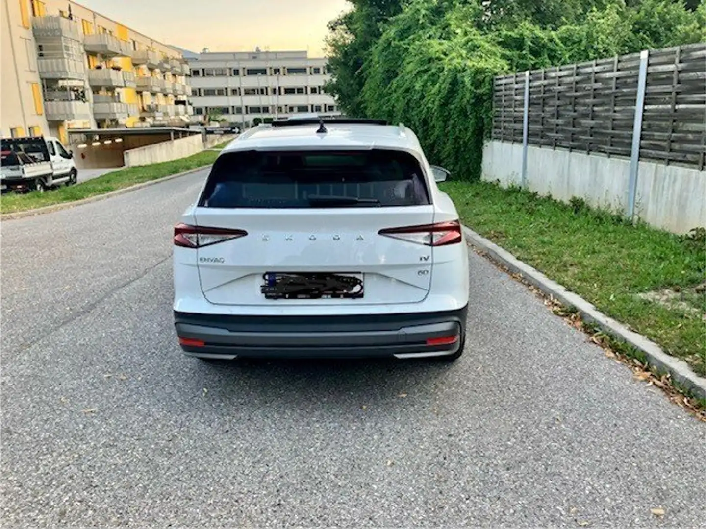Skoda Enyaq Enyaq iV 60 62kWh Weiß - 2