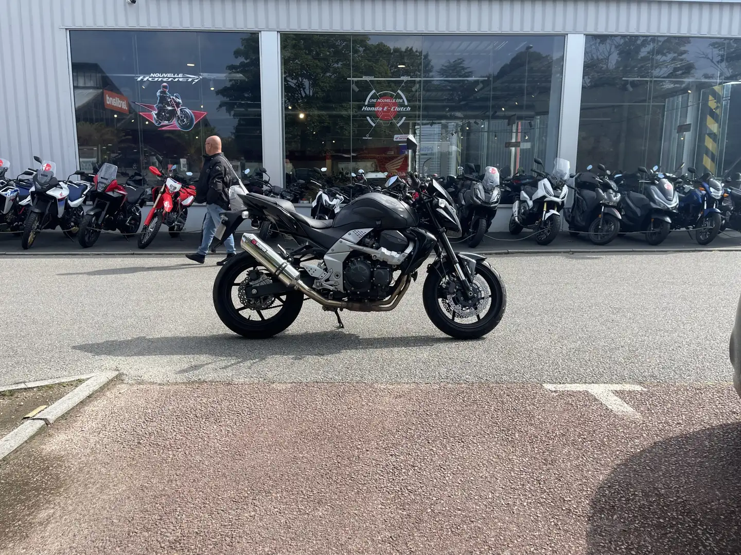 Kawasaki Z 750 Noir - 1