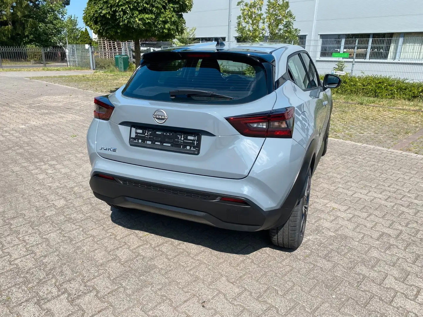 Nissan Juke Acenta/Rückfahrkamera/LED/AppleCarplay Gris - 2