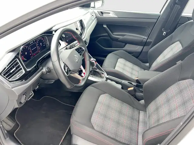 Volkswagen Polo view 9