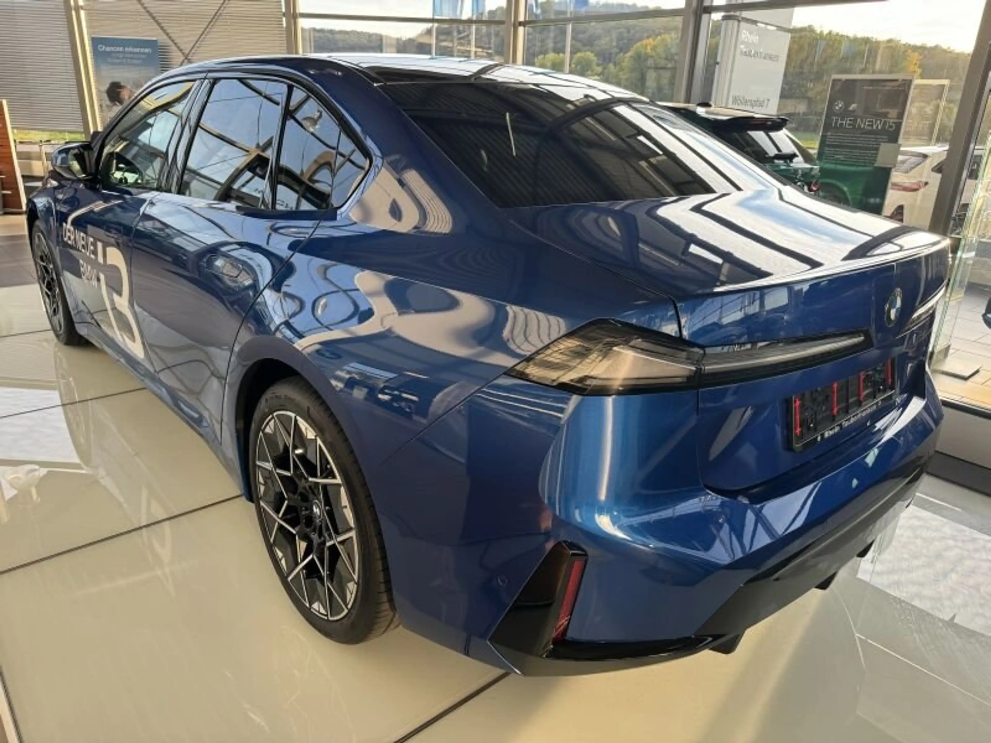 BMW i3 50 xDrive M Sportpaket No Export Vorführwagen — photo 3