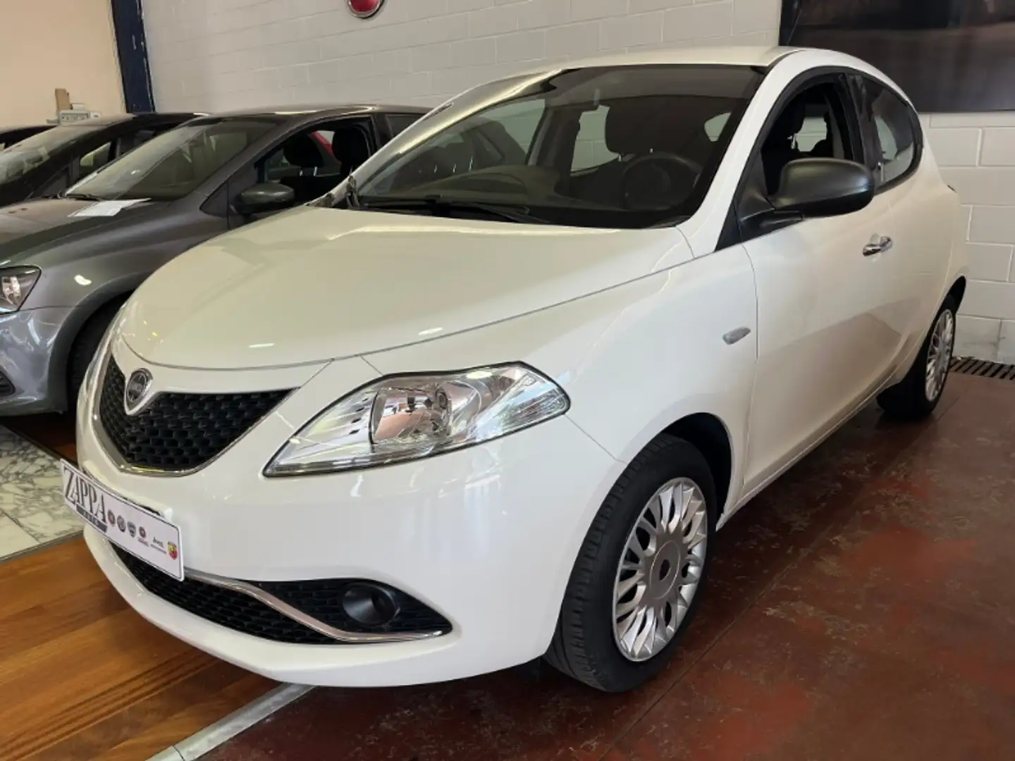 Lancia Ypsilon 5 Porte 1.2  Silver Bianco - 1