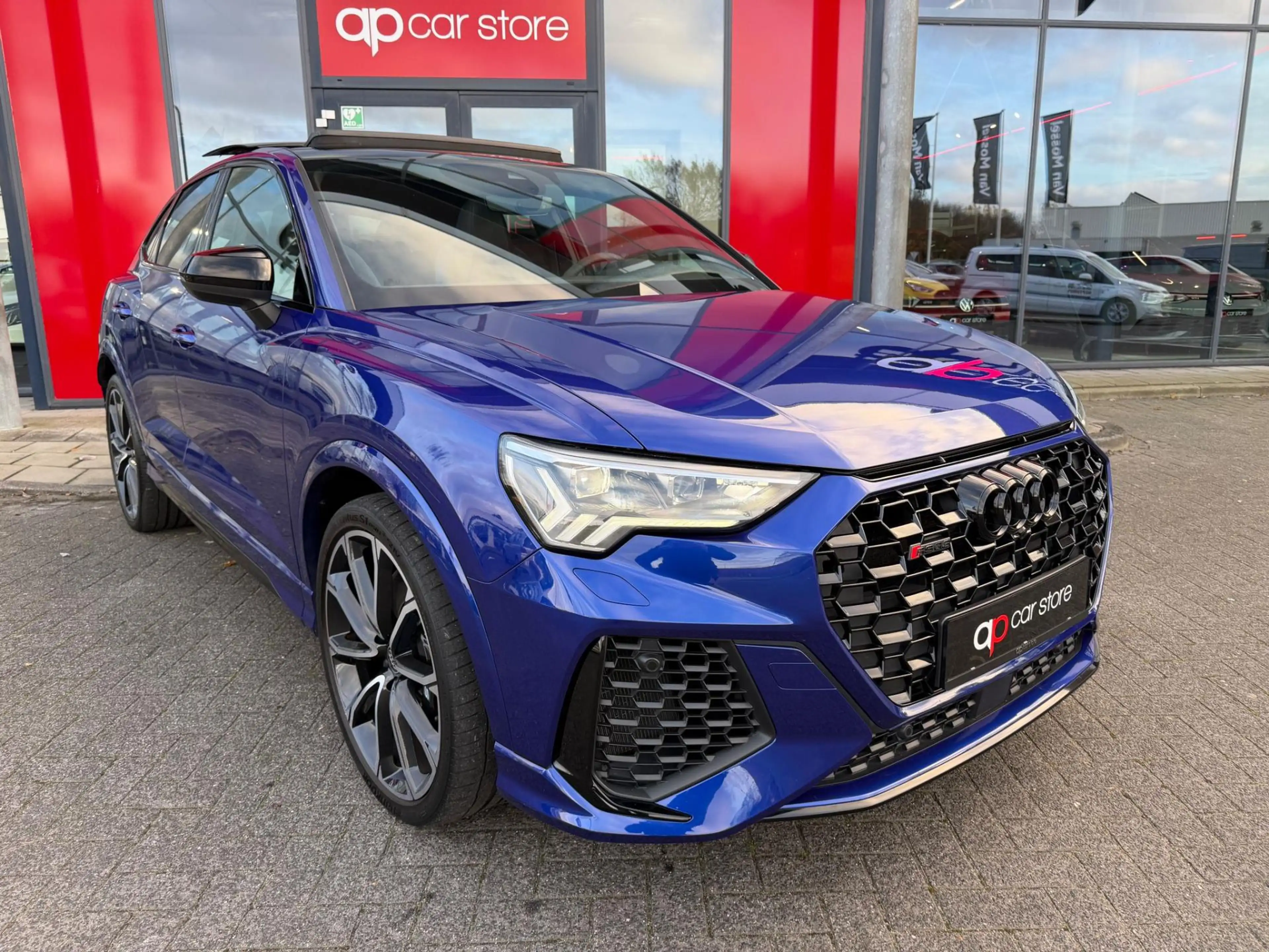 Audi RS Q3 Sportback TFSI / Pano'dak / Alcantara / Carbon afw — photo 3