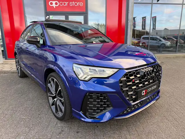 Audi RS Q3 view 3