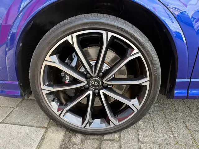 Audi RS Q3 view 10