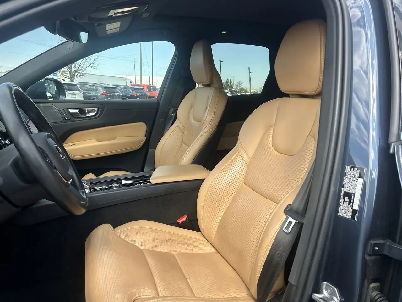 Volvo XC60 снимка Volvo XC60