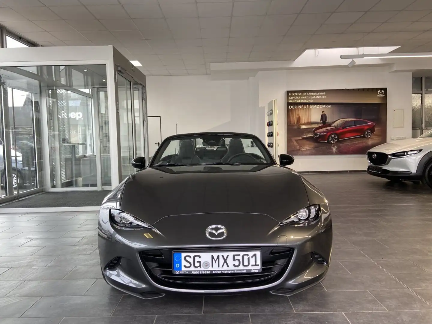 Mazda MX-5 1.5 132PS Roadster Homura Recaro Matrix RFK Grau - 2