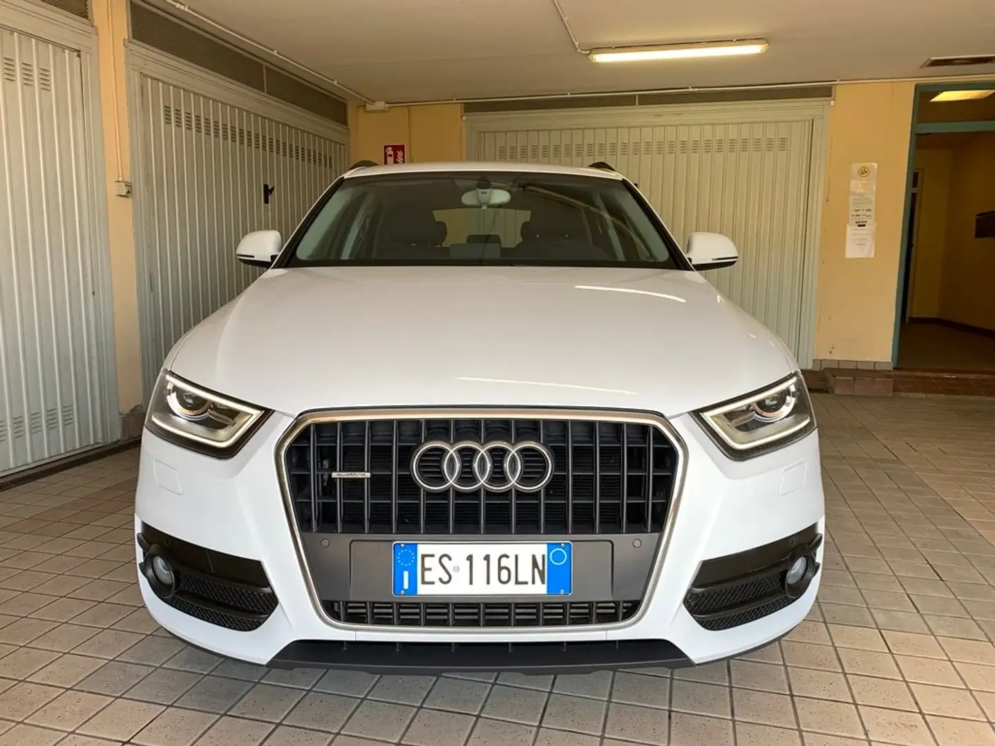 Audi Q3 AUDI Q3 2.0 tdi quattro 140cv s-tronic Blanc - 2