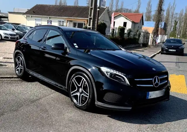 Mercedes-Benz GLA 250 250 211 CV FASCINATION 4MATIC 7G-DCT BVA AMG