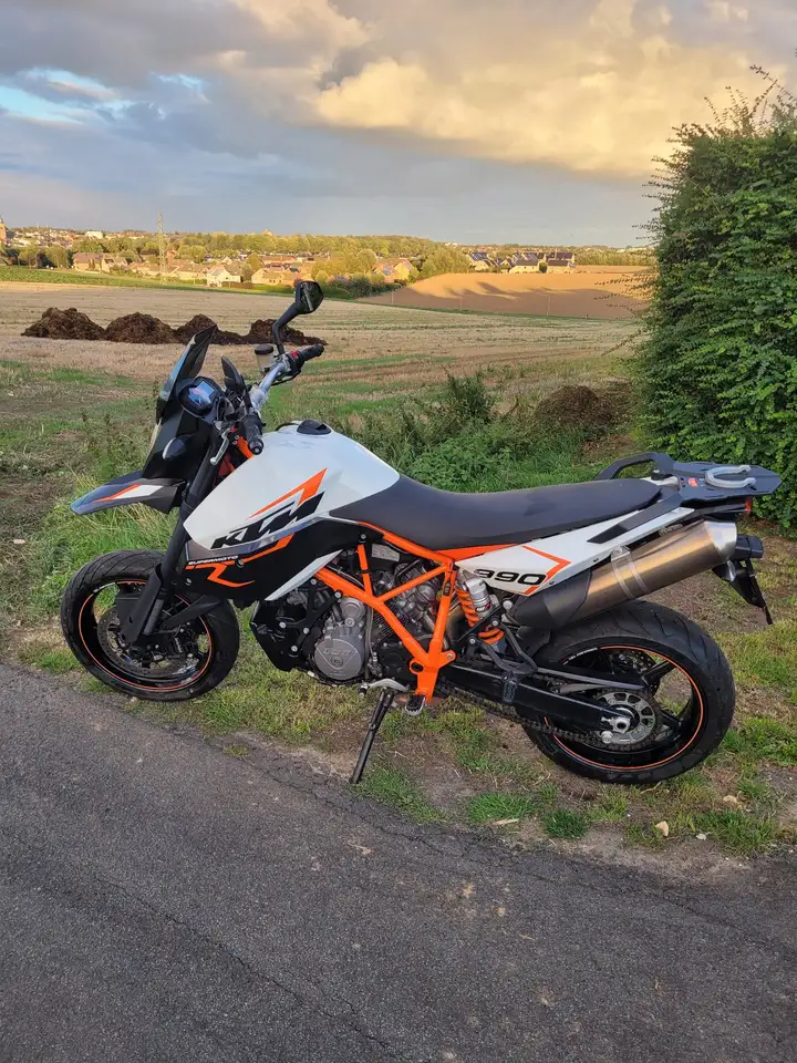 KTM 990 Supermoto