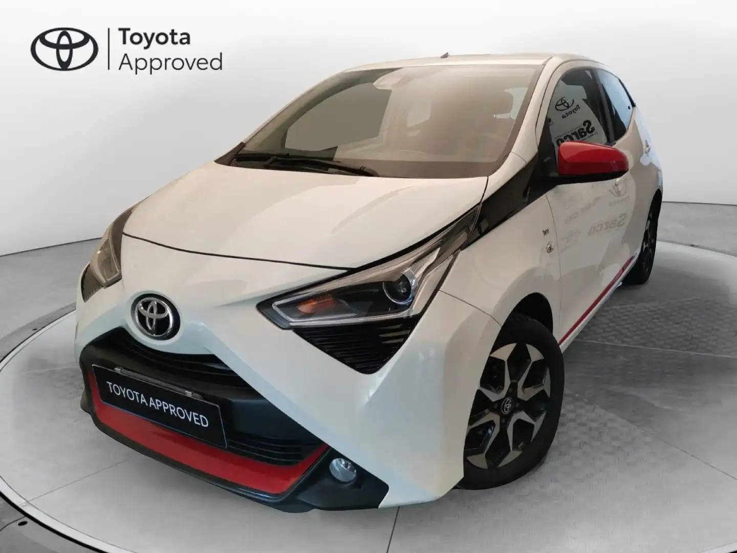 Toyota Aygo 1.0 VVT-i 72 CV 5 porte x-play Bianco - 1