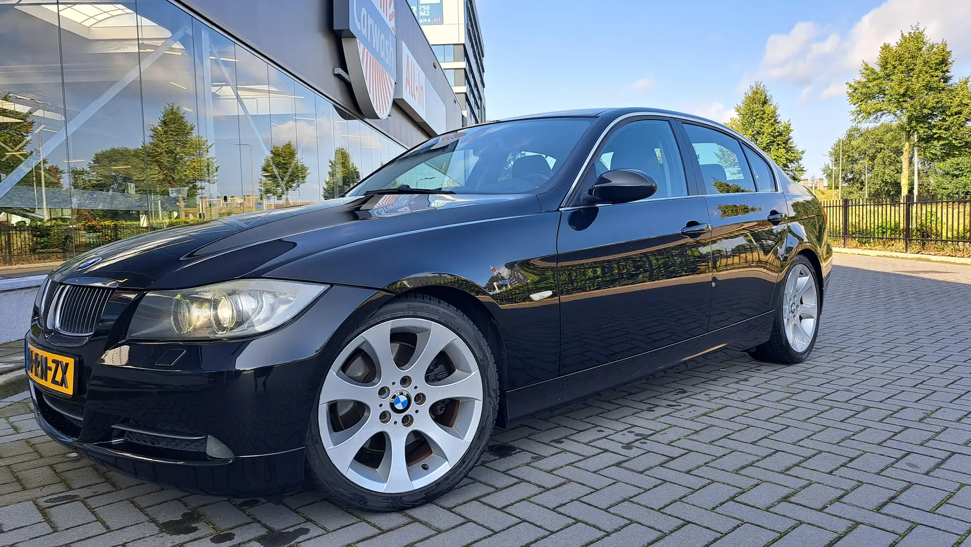 BMW 330 330 330i Dynamic Exec. Zwart - 1