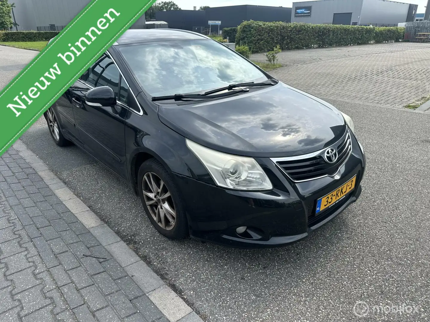 Toyota Avensis 1.8 VVTi Business Limited Zwart - 1