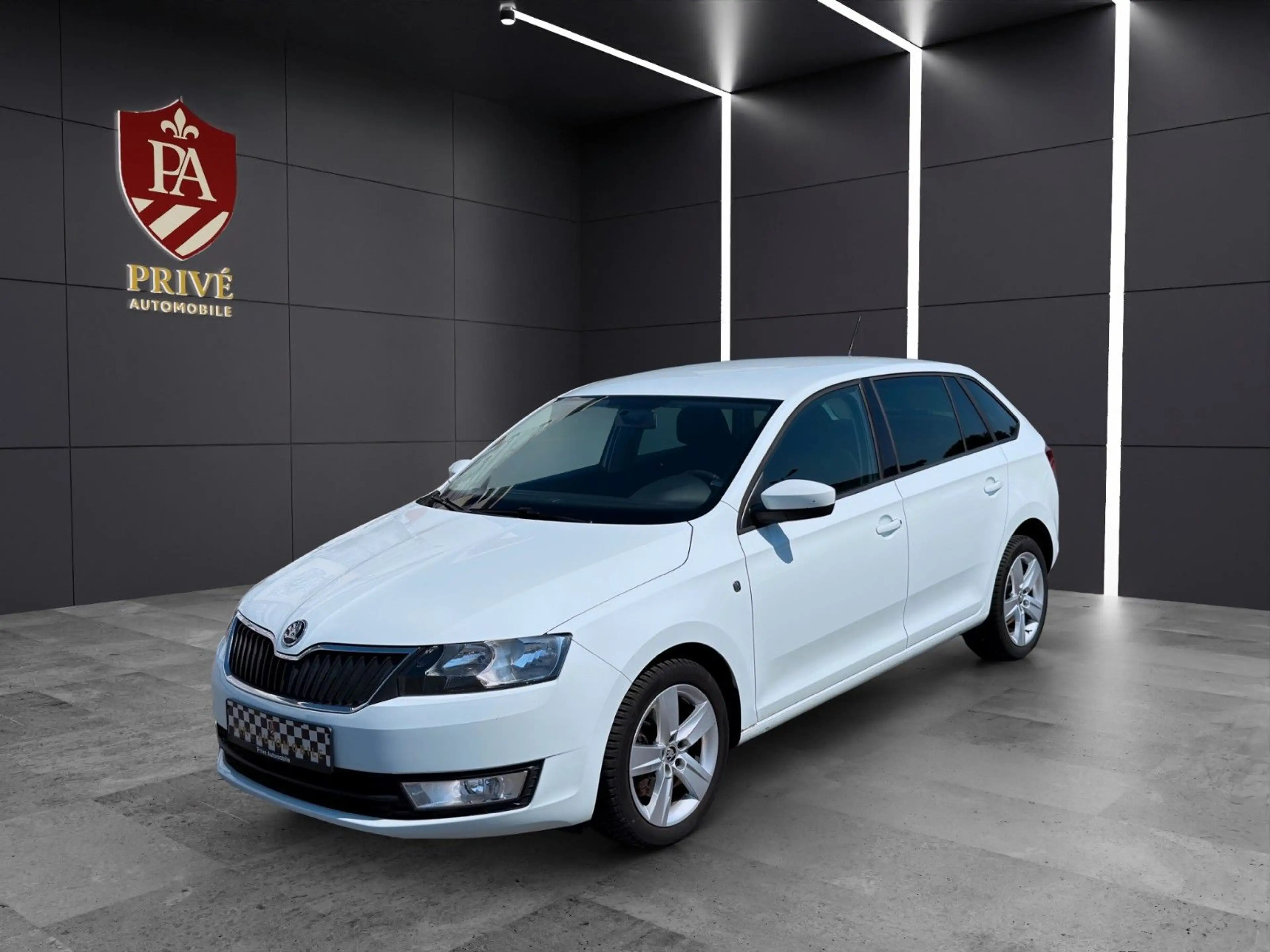 Skoda Rapid/Spaceback Spaceback Drive 1.Hand~PDC~Sitzheuzung~TOP — photo 6