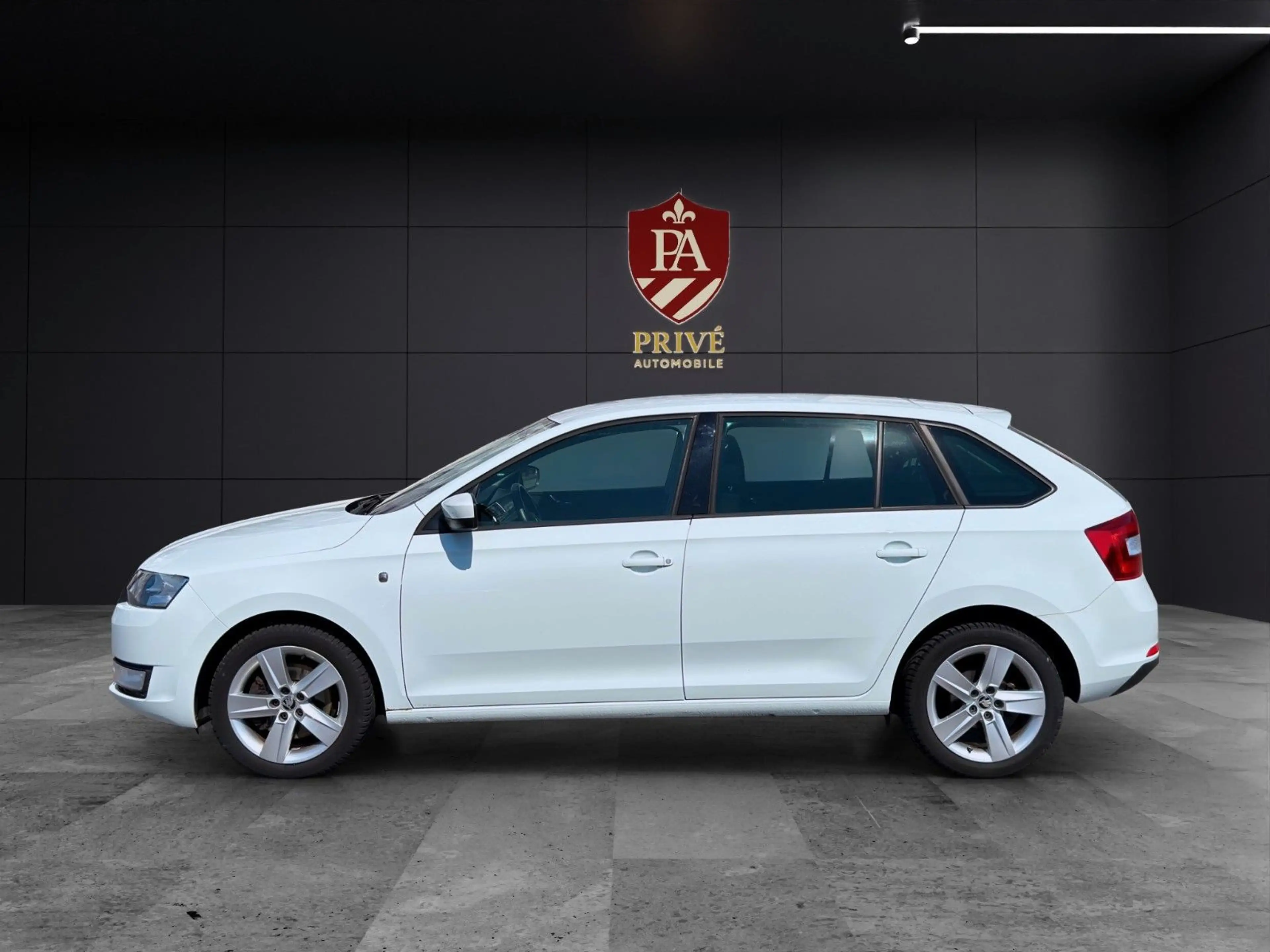 Skoda Rapid/Spaceback Spaceback Drive 1.Hand~PDC~Sitzheuzung~TOP — photo 7