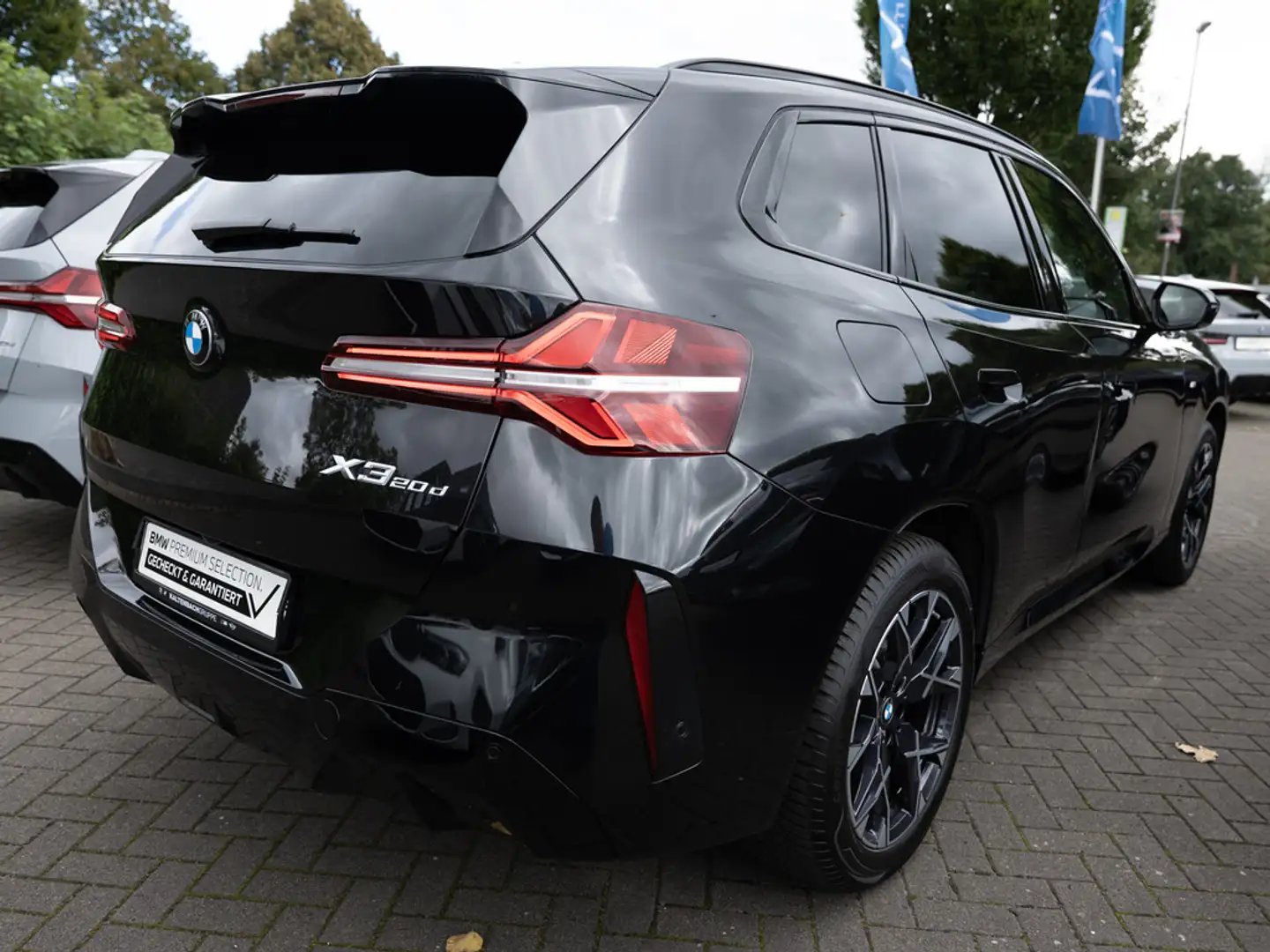 BMW X3 xDrive 20d M-Sport AHK 360° HUD ACC NAVI Noir - 2