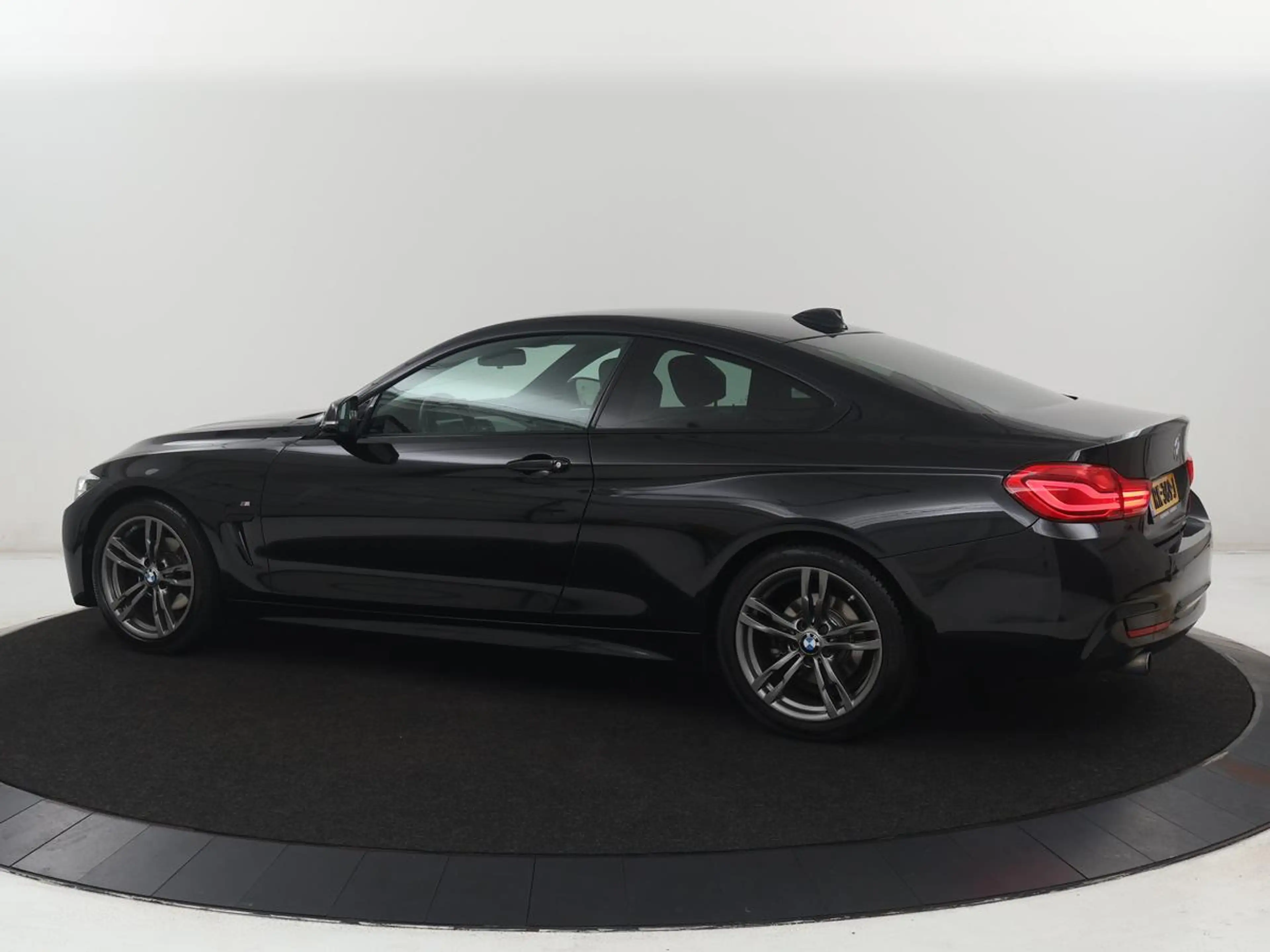 BMW 418 4-serie Coupé 418i High Executive M-sport | Stoelv — photo 2