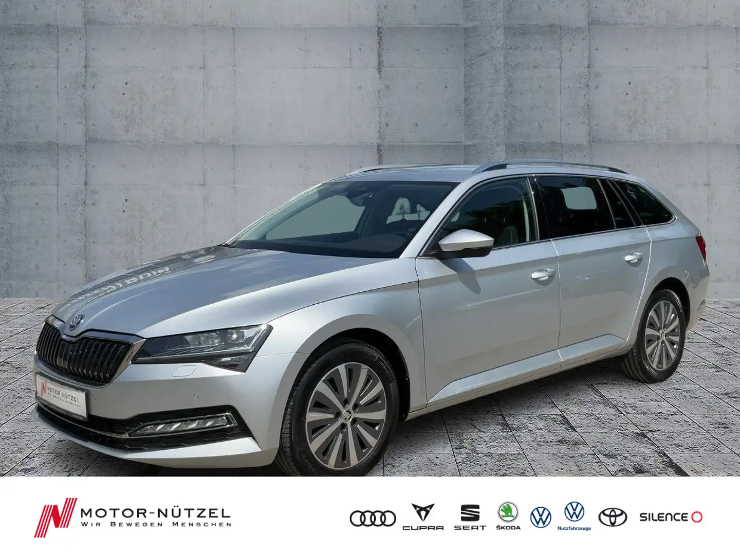 Skoda Superb Combi 2.0 TDI DSG STYLE MATRIX+NAVI+ACC Silber - 1