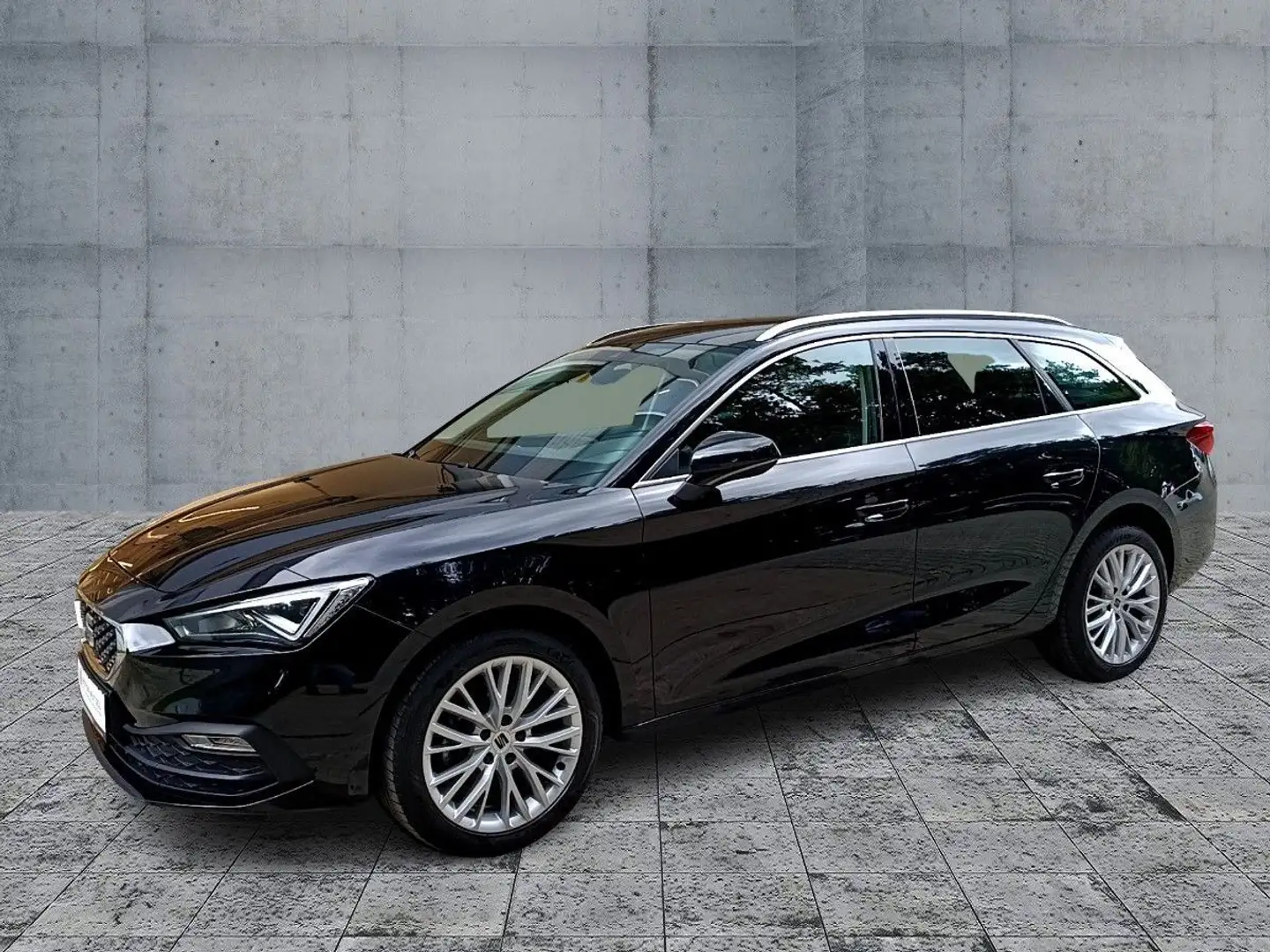 SEAT Leon ST 1.5 eTSI DSG XCELLENCE LED+NAVI+SHZ+PDC Schwarz - 2