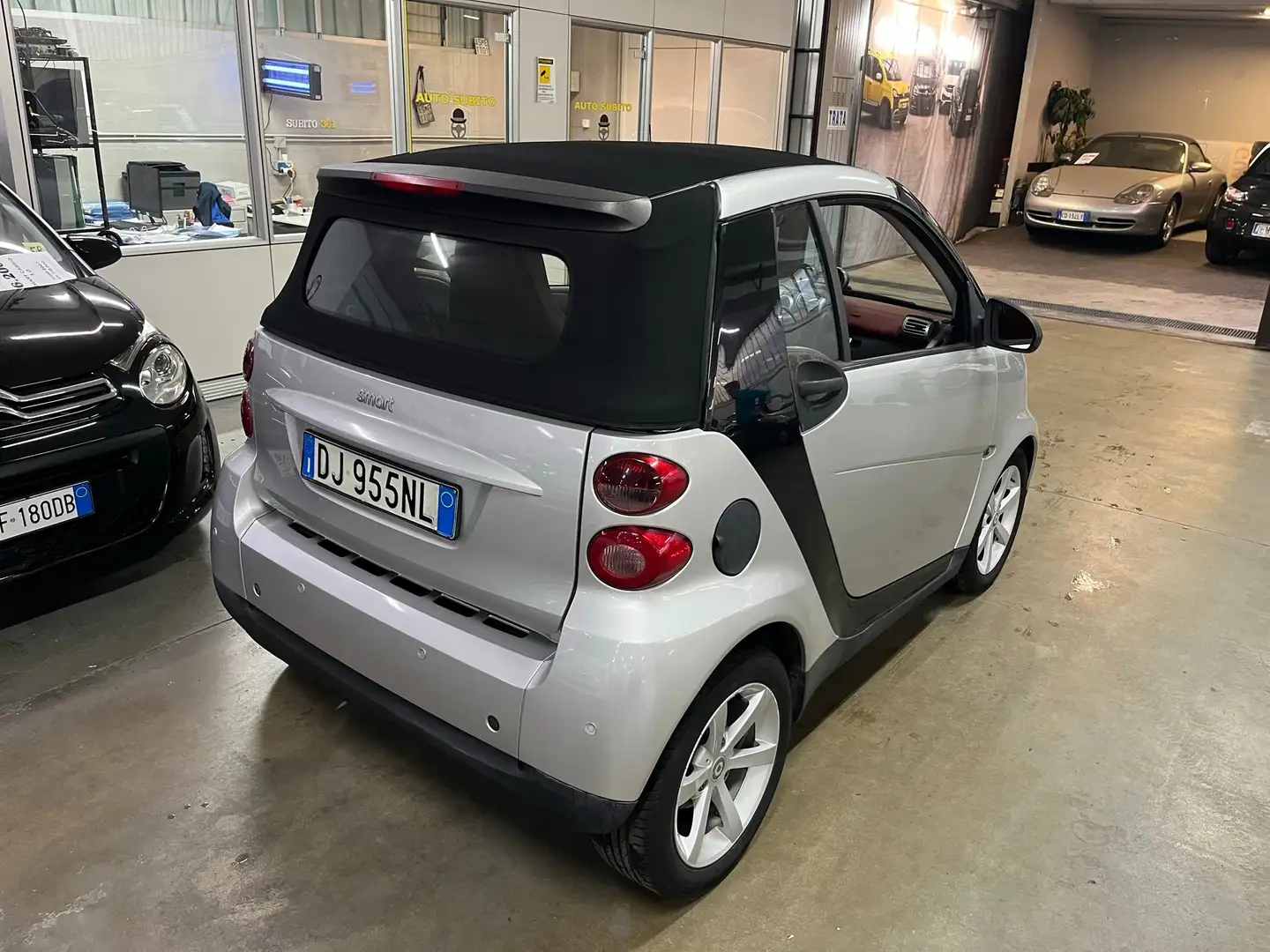 smart forTwo Cabrio 1.0 interni in PELLE Grigio - 2