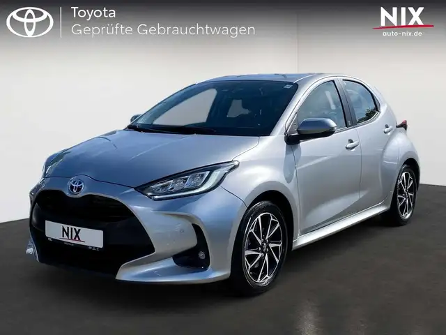 Toyota Yaris 1.5 Dual VVT iE Hybrid Team D KAMERA SHZ