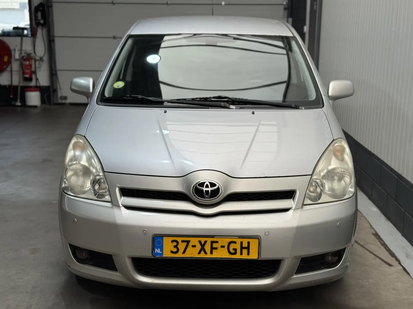 Toyota Verso 1.8 VVT-i Dynamic Nette wagen technish super Grijs - 2