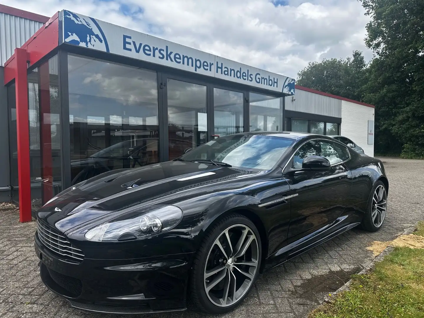 Aston Martin DBS Coupé / 1.Hand / Deutsche Auslieferung Schwarz - 1