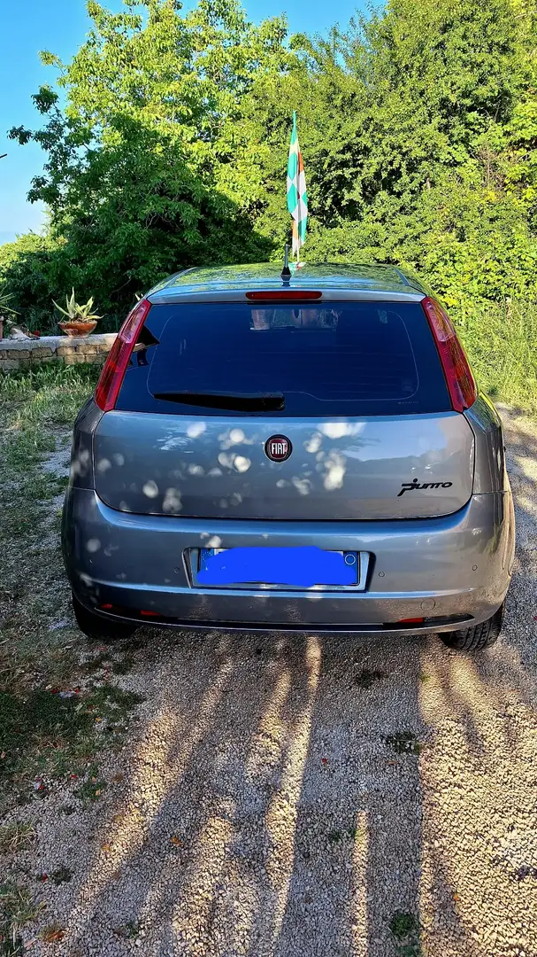Fiat Grande Punto 5p 1.4 Active c/clima 77cv - 2