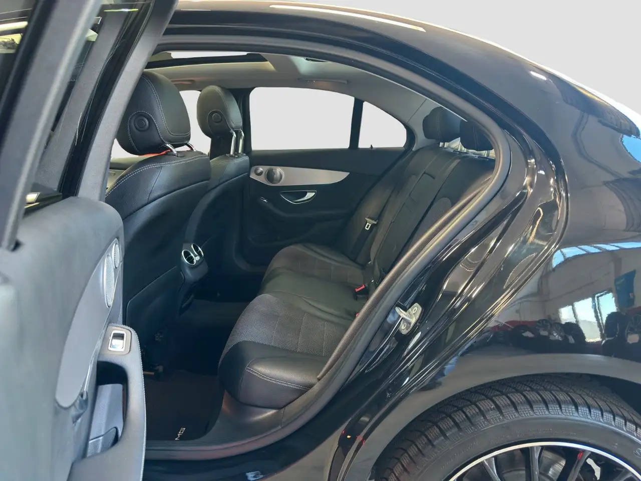 Mercedes-Benz C 200 Berline — photo 19 sur 36